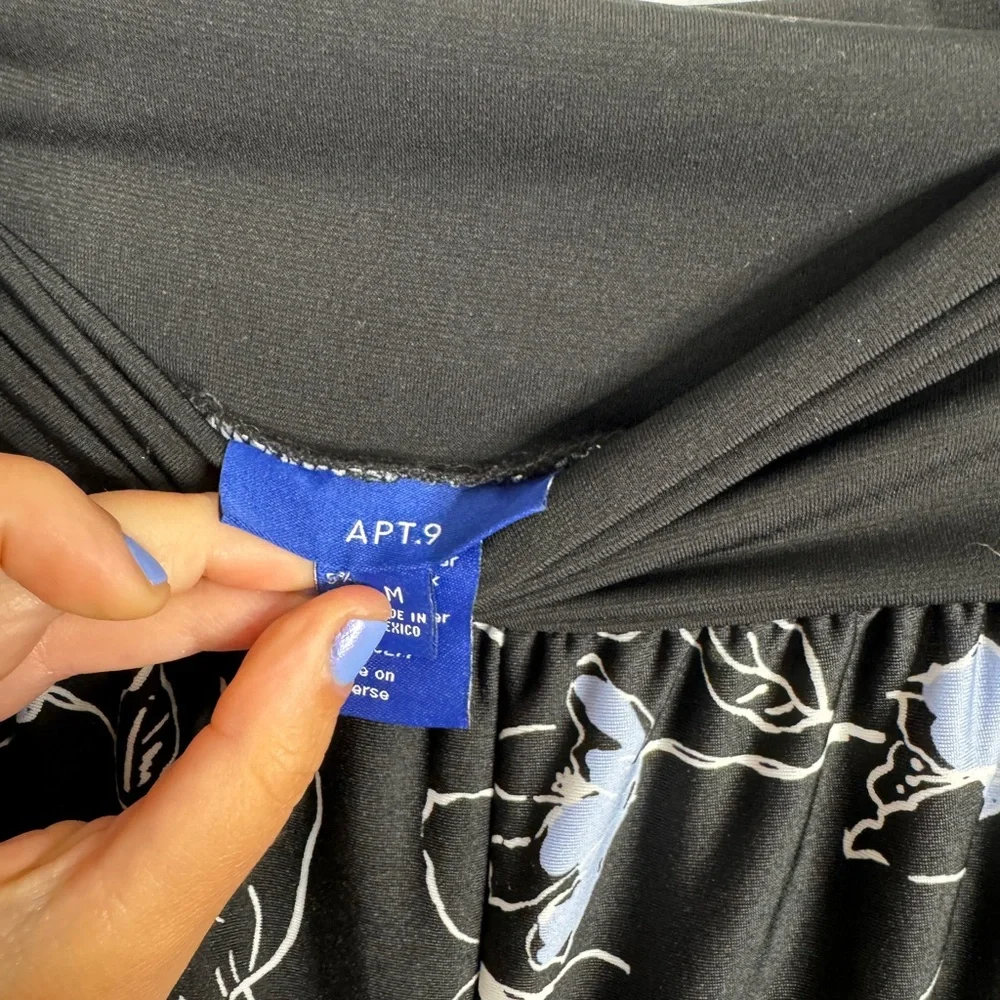 Black white and blue floral palazzo pants - Picture 2 of 3